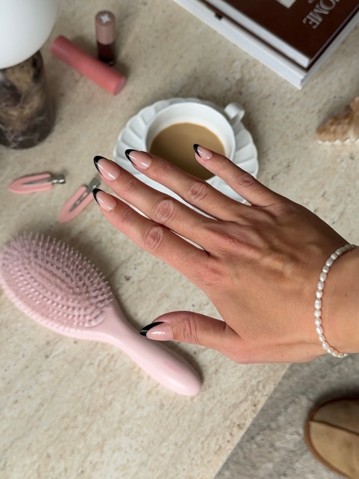 French Noir reusable press-on nails