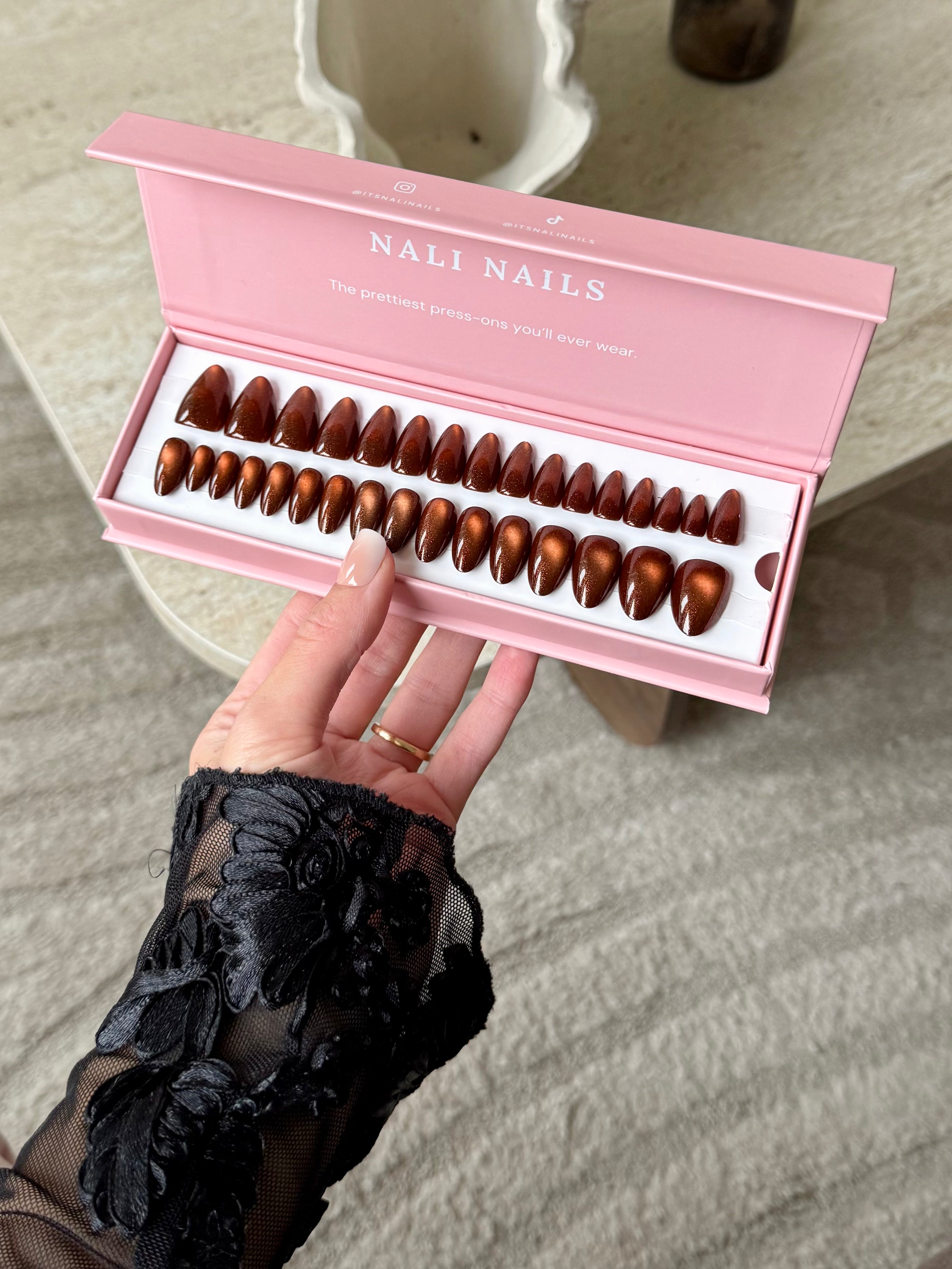 Bronze Cat Eye reusable press-on nails