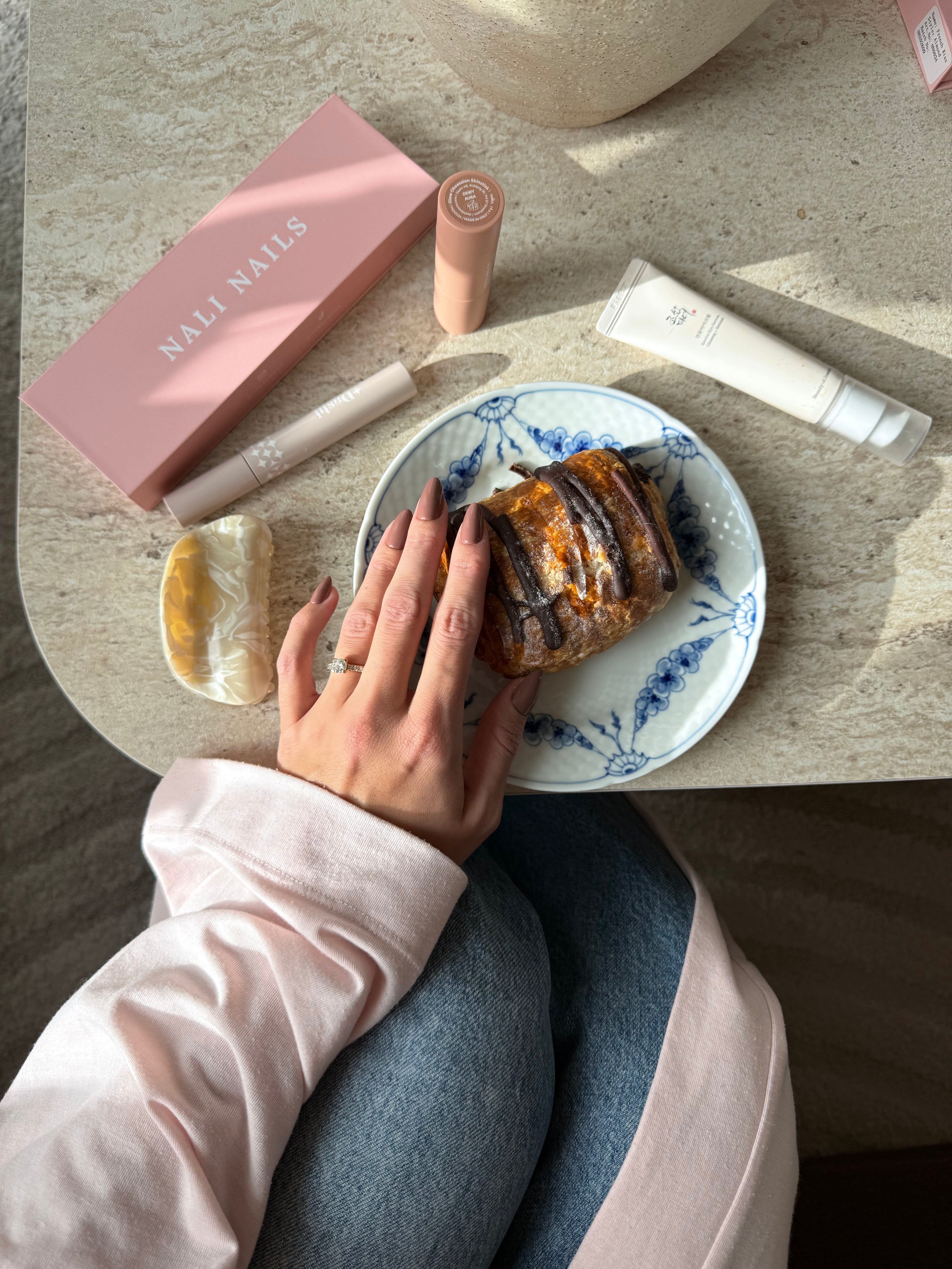 Cappuccino reusable press-on nails
