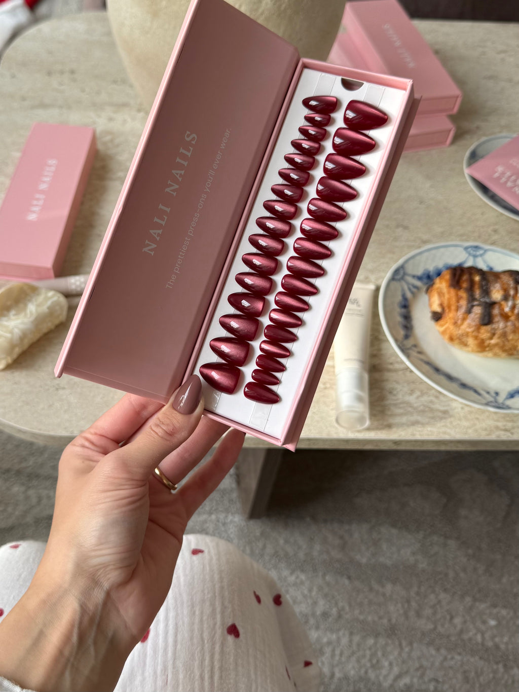 Burnt Rose Cat Eye reusable press-on nails
