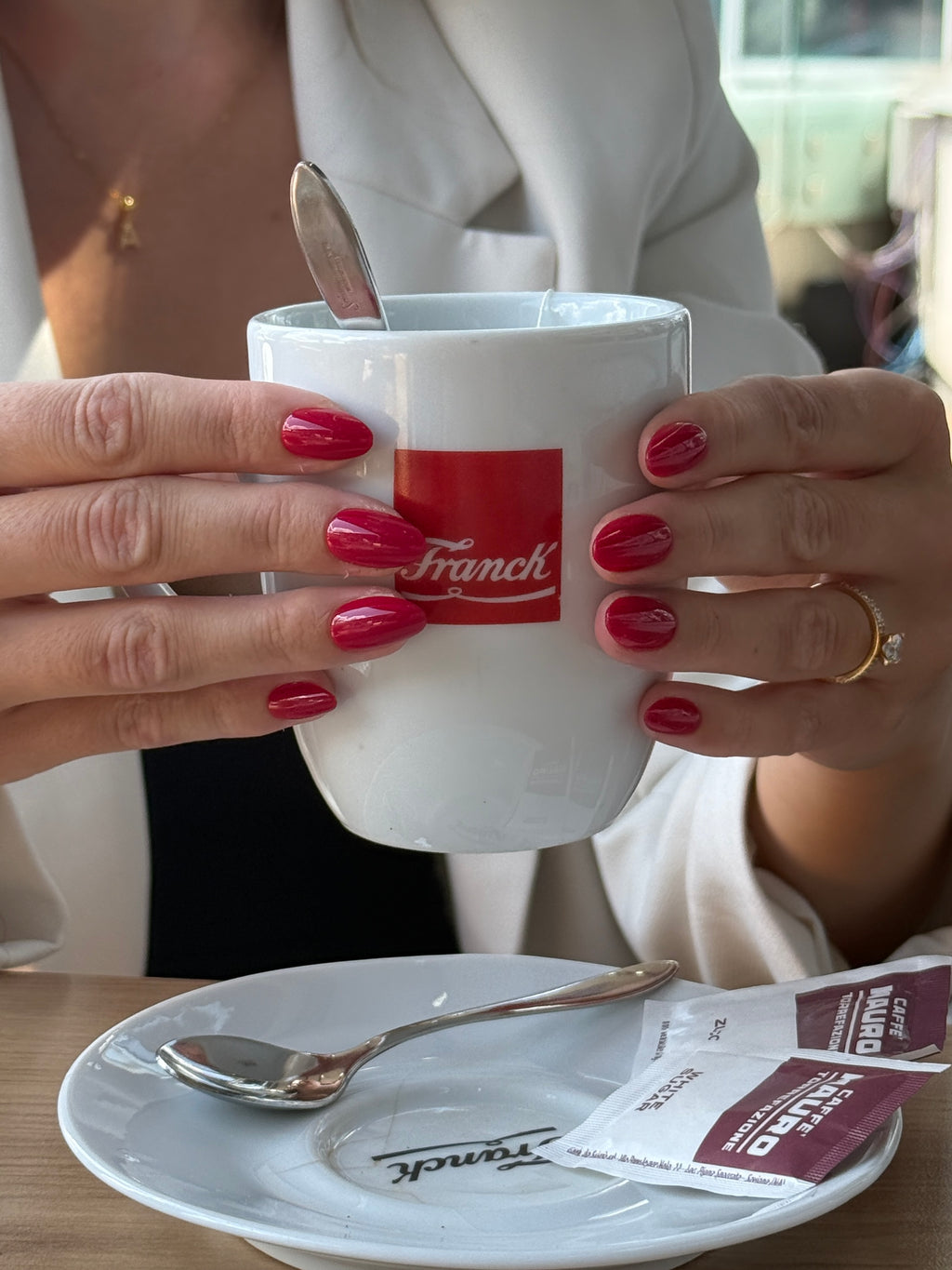 Classic Red reusable press-on nails