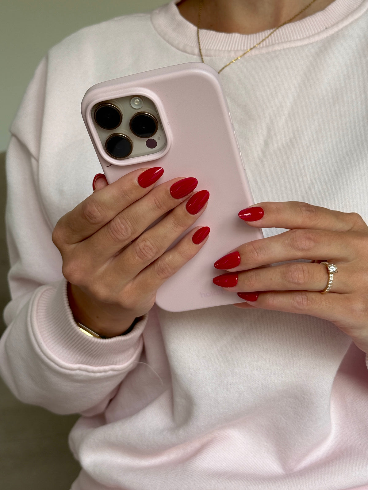 Classic Red reusable press-on nails